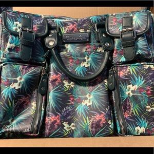 Full Size Tropical Black House of Flynn Evermore